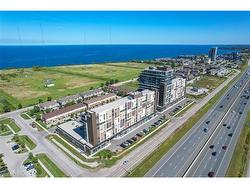 304-560 North Service Road  Grimsby, ON L3M 4E8