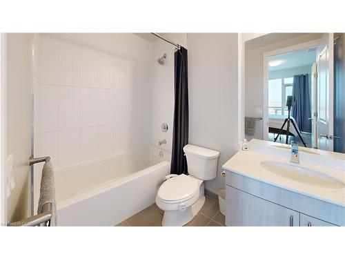 304-560 North Service Road, Grimsby, ON - Indoor Photo Showing Bathroom