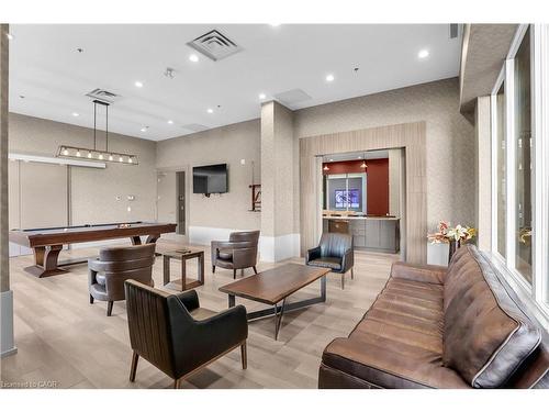 304-560 North Service Road, Grimsby, ON - Indoor