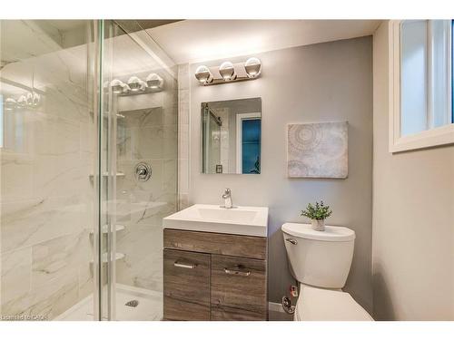 659 Gladstone Drive, Woodstock, ON - Indoor Photo Showing Bathroom