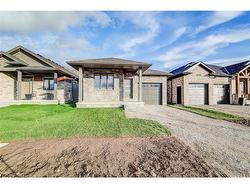 27 Tupelo Crescent  Elmira, ON N3B 0G1