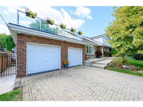 912 Boothman Avenue, Burlington, ON - Outdoor