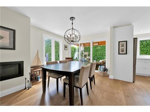 912 Boothman Avenue, Burlington, ON - Indoor Photo Showing Dining Room