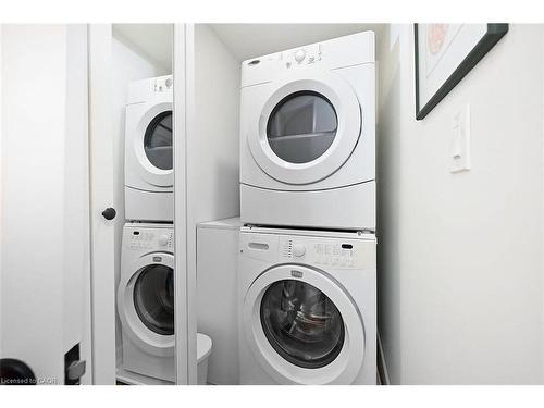 912 Boothman Avenue, Burlington, ON - Indoor Photo Showing Laundry Room