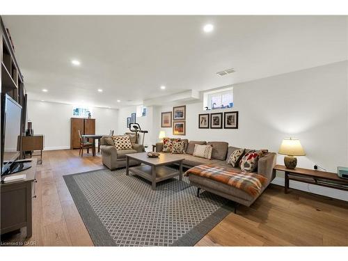 912 Boothman Avenue, Burlington, ON - Indoor Photo Showing Living Room