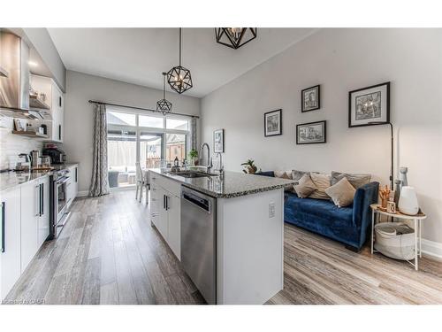 582 Mayapple Street, Waterloo, ON - Indoor Photo Showing Kitchen With Upgraded Kitchen