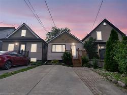 210 East 24th Street  Hamilton, ON L8V 2Y4