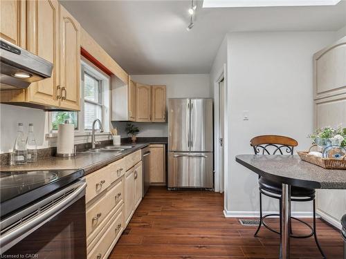 222 Alscot Crescent, Morrison, ON - Indoor Photo Showing Kitchen With Stainless Steel Kitchen With Double Sink