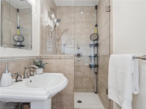 222 Alscot Crescent, Morrison, ON - Indoor Photo Showing Bathroom