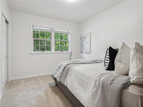 222 Alscot Crescent, Morrison, ON - Indoor Photo Showing Bedroom