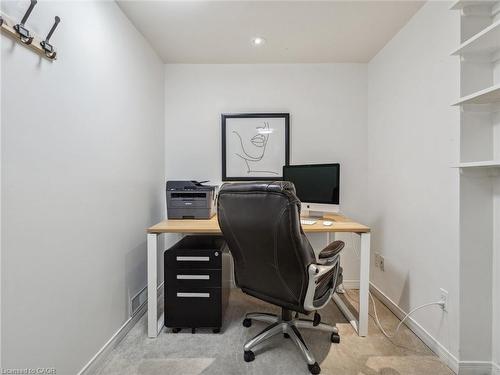 222 Alscot Crescent, Morrison, ON - Indoor Photo Showing Office