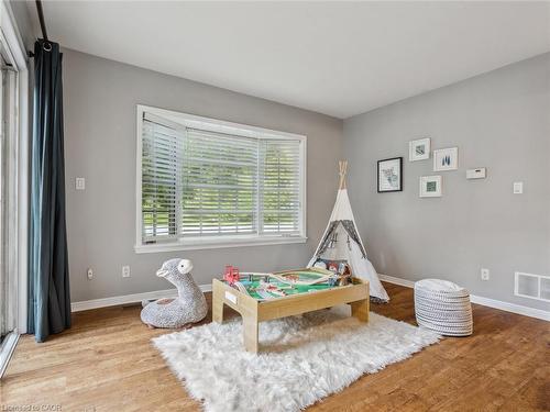 222 Alscot Crescent, Morrison, ON - Indoor Photo Showing Other Room