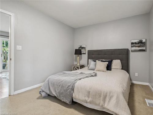 222 Alscot Crescent, Morrison, ON - Indoor Photo Showing Bedroom