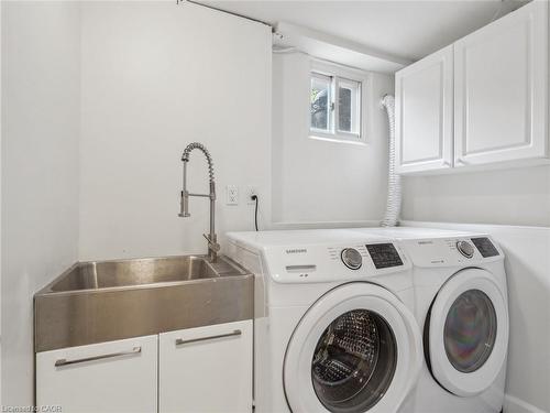 222 Alscot Crescent, Morrison, ON - Indoor Photo Showing Laundry Room
