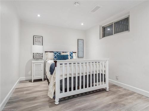 222 Alscot Crescent, Morrison, ON - Indoor Photo Showing Bedroom