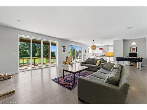 126 Shorties Side Road, Norfolk County, ON - Indoor Photo Showing Living Room
