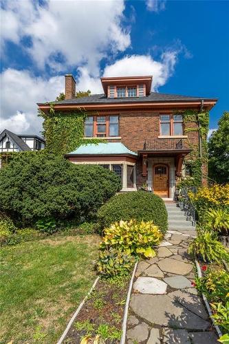 151 Delaware Avenue  Hamilton, ON L8M 1V5