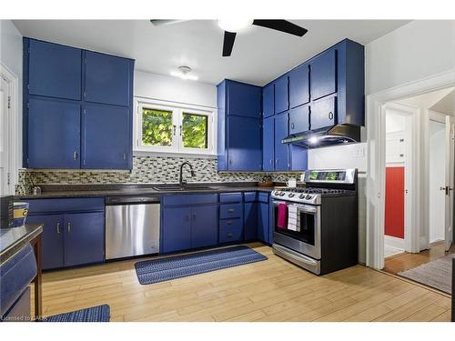 151 Delaware Avenue, Hamilton, ON - Indoor Photo Showing Kitchen