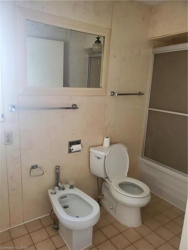 107 Cathcart Street, Hamilton, ON - Indoor Photo Showing Bathroom