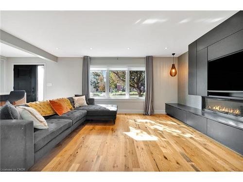 254 Pinewood Place, Waterloo, ON - Indoor Photo Showing Living Room With Fireplace