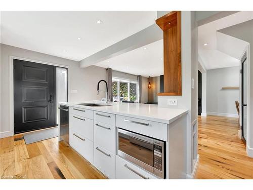 254 Pinewood Place, Waterloo, ON - Indoor Photo Showing Kitchen