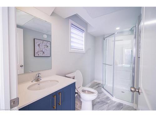 51-10 South Creek Drive, Kitchener, ON - Indoor Photo Showing Bathroom