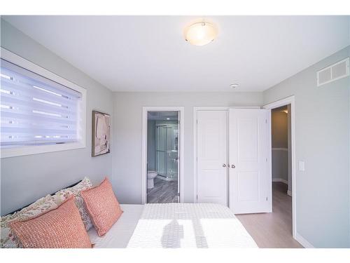 51-10 South Creek Drive, Kitchener, ON - Indoor Photo Showing Bedroom