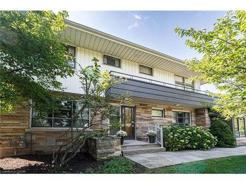 6 Freeland Court, Hamilton, ON - Outdoor