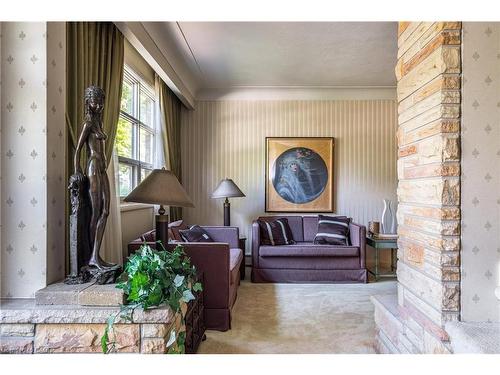 6 Freeland Court, Hamilton, ON - Indoor Photo Showing Other Room