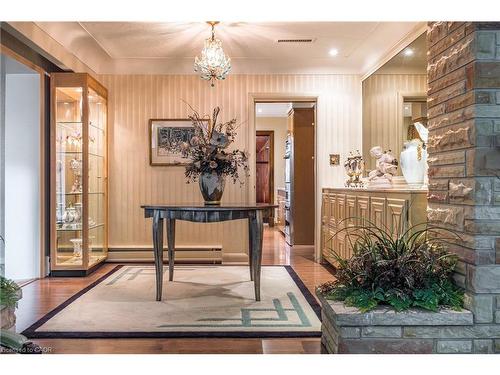 6 Freeland Court, Hamilton, ON - Indoor Photo Showing Other Room