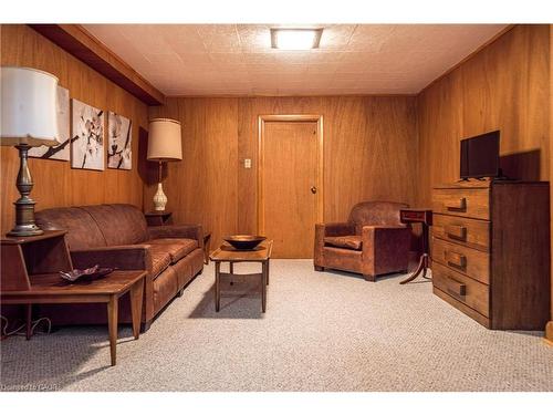 6 Freeland Court, Hamilton, ON - Indoor