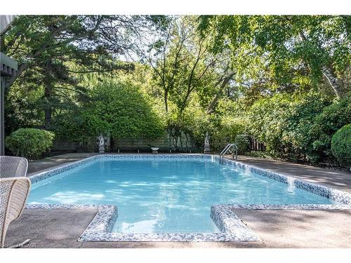 6 Freeland Court, Hamilton, ON - Outdoor With In Ground Pool With Backyard
