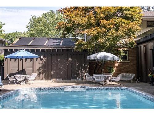 6 Freeland Court, Hamilton, ON - Outdoor With In Ground Pool