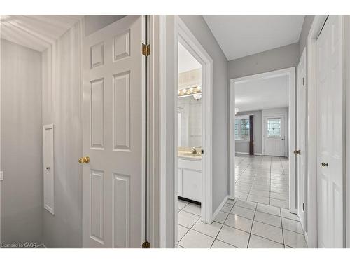 233 High Street, London, ON - Indoor Photo Showing Other Room