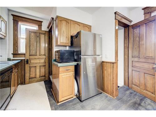 44 Walter Street, Kitchener, ON - Indoor Photo Showing Kitchen