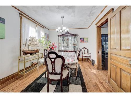 44 Walter Street, Kitchener, ON - Indoor Photo Showing Dining Room