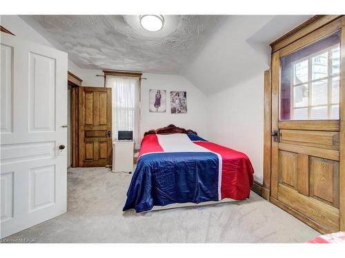 44 Walter Street, Kitchener, ON - Indoor Photo Showing Bedroom