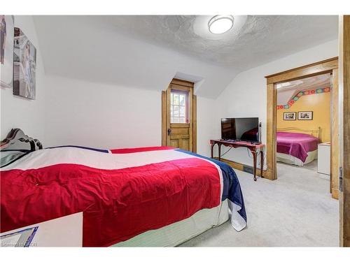 44 Walter Street, Kitchener, ON - Indoor Photo Showing Bedroom
