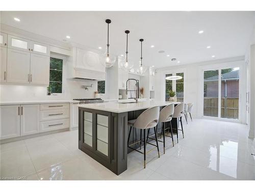452 Rothesay Place, Burlington, ON - Indoor Photo Showing Kitchen With Upgraded Kitchen
