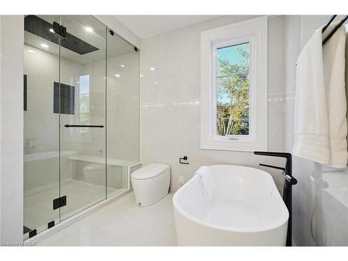 452 Rothesay Place, Burlington, ON - Indoor Photo Showing Bathroom
