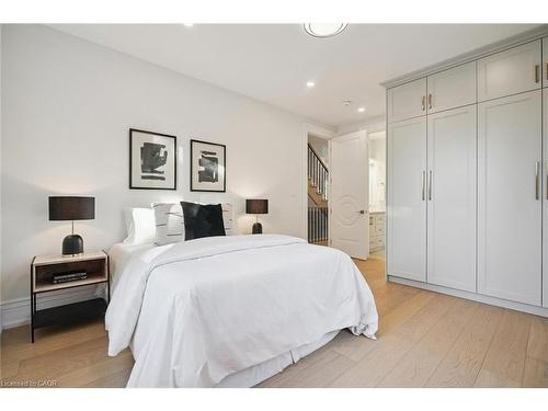 452 Rothesay Place, Burlington, ON - Indoor Photo Showing Bedroom