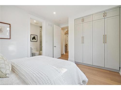 452 Rothesay Place, Burlington, ON - Indoor Photo Showing Bedroom