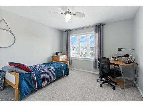 8769 Dogwood Crescent, Niagara Falls, ON - Indoor Photo Showing Bedroom