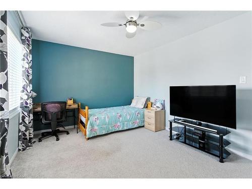 8769 Dogwood Crescent, Niagara Falls, ON - Indoor Photo Showing Bedroom