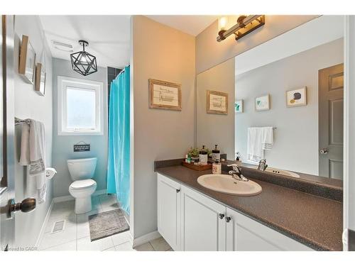 8769 Dogwood Crescent, Niagara Falls, ON - Indoor Photo Showing Bathroom