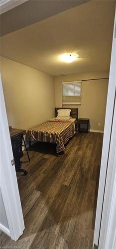 8769 Dogwood Crescent, Niagara Falls, ON - Indoor Photo Showing Bedroom