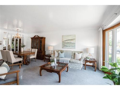 86 Ranchdale Drive, Hamilton, ON - Indoor Photo Showing Living Room