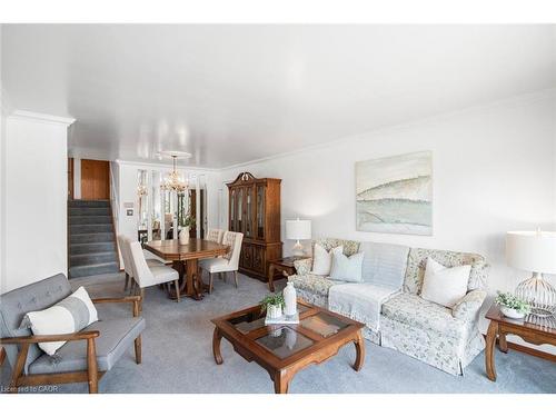 86 Ranchdale Drive, Hamilton, ON - Indoor Photo Showing Living Room