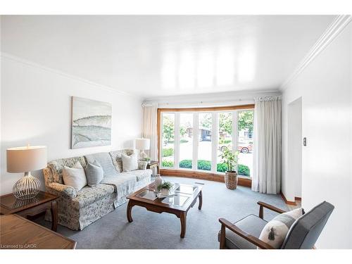 86 Ranchdale Drive, Hamilton, ON - Indoor Photo Showing Living Room