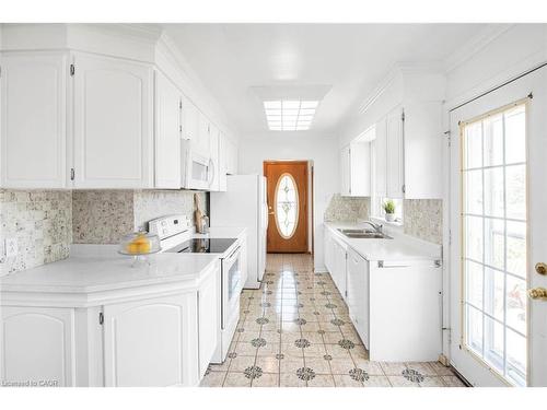86 Ranchdale Drive, Hamilton, ON - Indoor Photo Showing Kitchen With Double Sink